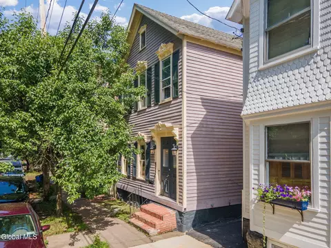 Exterior - 134 Front St, Schenectady, NY 12305 photo 3 of 7