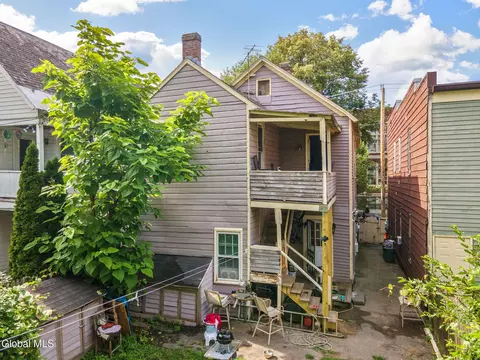 Exterior - 134 Front St, Schenectady, NY 12305 photo 5 of 7