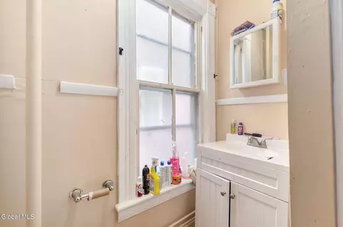 Bath - 134 Front St, Schenectady, NY 12305 photo 6 of 6