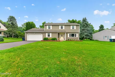 4 Homestead Rd, Glenville, NY 12302