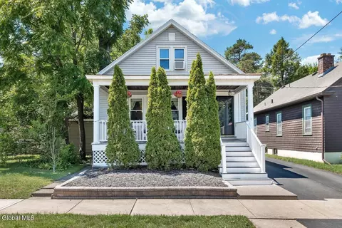 942 Myrtle Ave, Albany, NY 12208