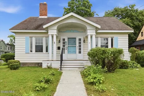 10 110th St, Troy, NY 12182
