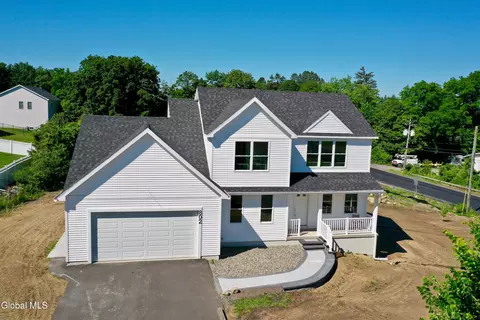 802 S Ravine Rd, Schenectady, NY 12309