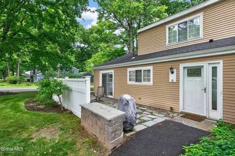 18 Willow Dr, Delmar, NY 12054 photo 23