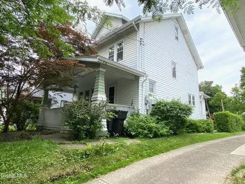 2513 15th St, Troy, NY 12180