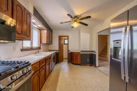 Kitchen - 72 Pashley Rd, Glenville, NY 12302 photo 3 of 3