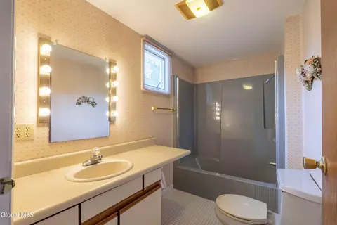 Bath - 72 Pashley Rd, Glenville, NY 12302 photo 2 of 2