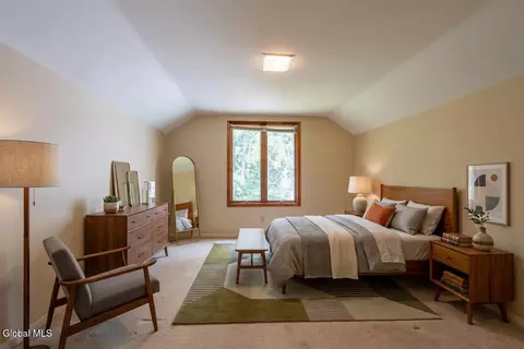 Bedroom - 72 Pashley Rd, Glenville, NY 12302 photo 8 of 9