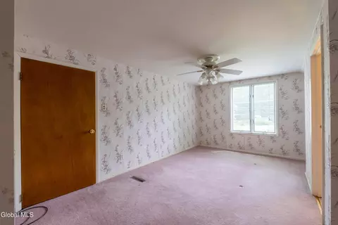 Bedroom - 72 Pashley Rd, Glenville, NY 12302 photo 6 of 9