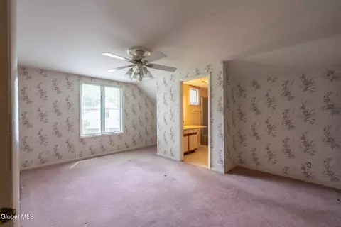 Bedroom - 72 Pashley Rd, Glenville, NY 12302 photo 5 of 9