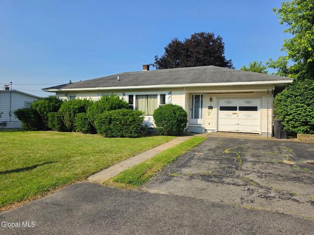 41 Lodge St, Amsterdam, NY 12010