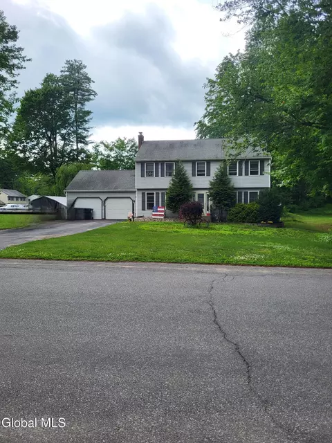 24 Rolling Hills Dr, Moreau, NY 12831