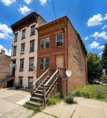 52 Clinton St, Albany, NY 12202