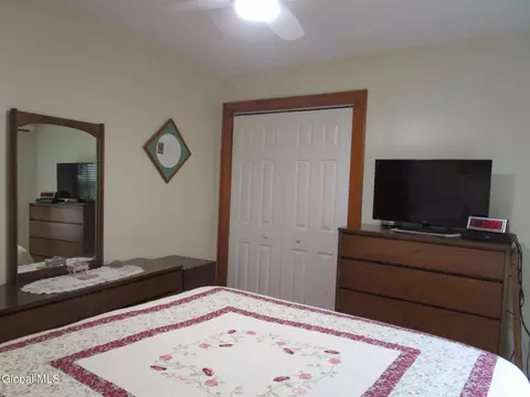 Bedroom - 3025 Cox Ave, Schenectady, NY 12306 photo 4 of 17