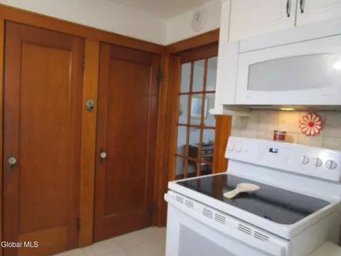 Kitchen - 3025 Cox Ave, Schenectady, NY 12306 photo 8 of 8