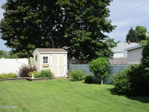 Exterior - 3025 Cox Ave, Schenectady, NY 12306 photo 7 of 15
