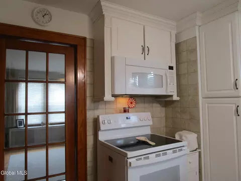 Kitchen - 3025 Cox Ave, Schenectady, NY 12306 photo 7 of 8