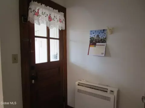 Entry Way - 3025 Cox Ave, Schenectady, NY 12306 photo 5 of 7