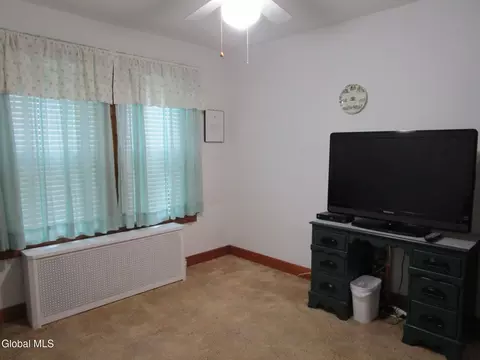 Bedroom - 3025 Cox Ave, Schenectady, NY 12306 photo 8 of 17