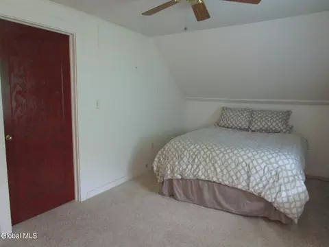 Bedroom - 3025 Cox Ave, Schenectady, NY 12306 photo 14 of 17