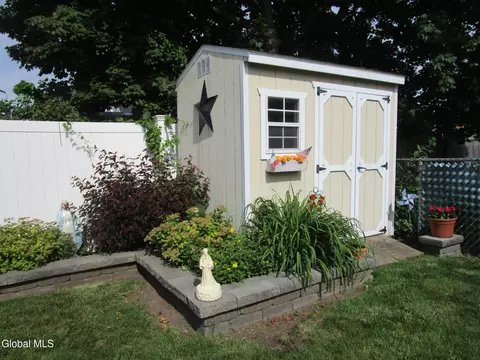 Exterior - 3025 Cox Ave, Schenectady, NY 12306 photo 8 of 15