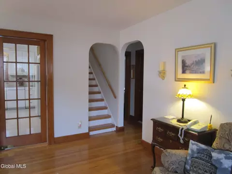 Entry Way - 3025 Cox Ave, Schenectady, NY 12306 photo 3 of 7