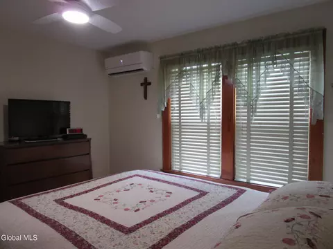 Bedroom - 3025 Cox Ave, Schenectady, NY 12306 photo 3 of 17