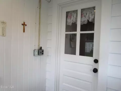 Exterior - 3025 Cox Ave, Schenectady, NY 12306 photo 12 of 15