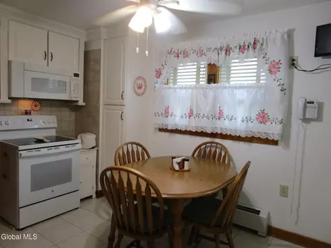 Dining - 3025 Cox Ave, Schenectady, NY 12306 photo 1 of 1