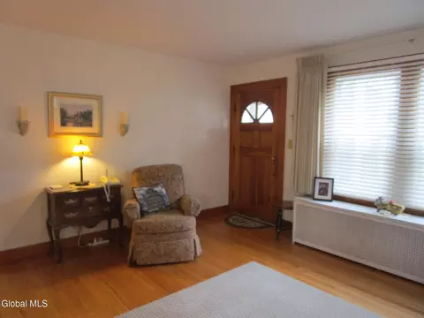 Entry Way - 3025 Cox Ave, Schenectady, NY 12306 photo 2 of 7