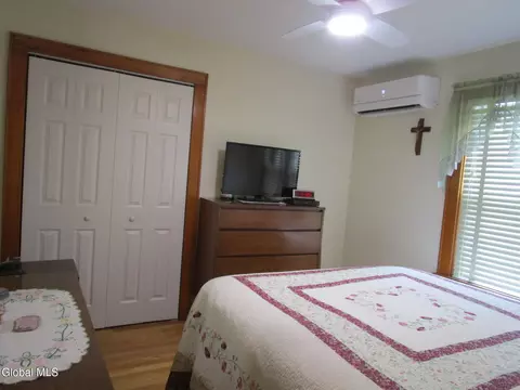 Bedroom - 3025 Cox Ave, Schenectady, NY 12306 photo 5 of 17
