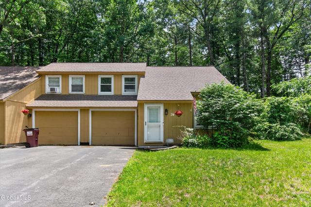 34 Pepperbush Pl, Malta, NY 12020