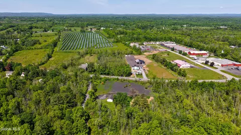 4 Connolly Rd, Ballston Lake, NY 12019