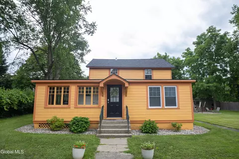 338 Riverbend Rd, Troy, NY 12182