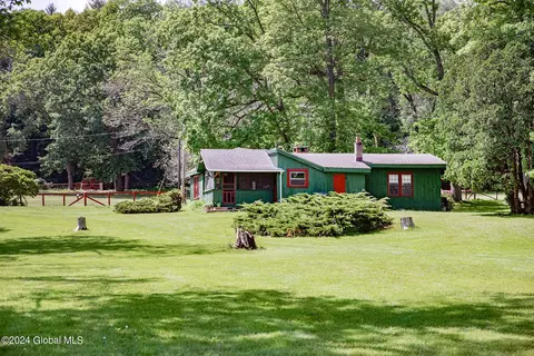 64 Kaydeross Park Rd, Saratoga Springs, NY 12866