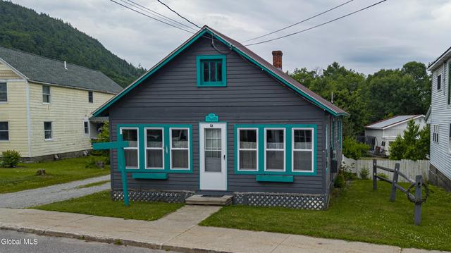 12 Theriot Ave, Chestertown, NY 12817