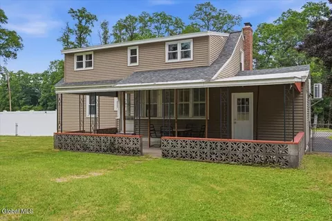 Exterior - 113 Gordon Rd, Schenectady, NY 12306 photo 6 of 9