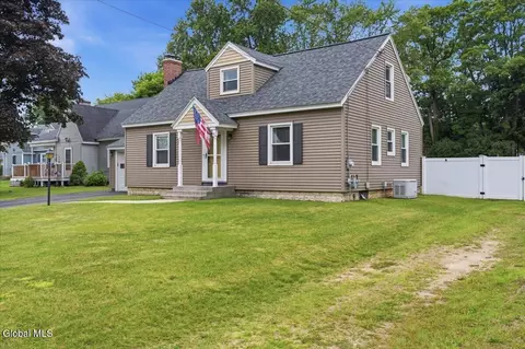 Exterior - 113 Gordon Rd, Schenectady, NY 12306 photo 2 of 9