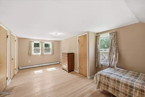 Bedroom - 113 Gordon Rd, Schenectady, NY 12306 photo 6 of 7