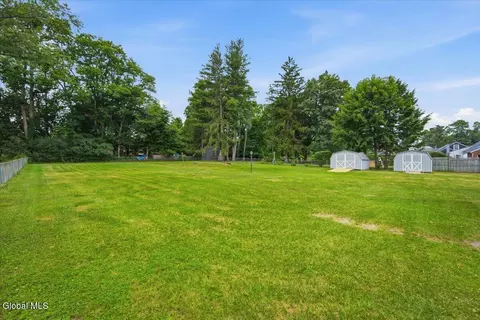 Exterior - 113 Gordon Rd, Schenectady, NY 12306 photo 8 of 9