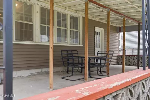Exterior - 113 Gordon Rd, Schenectady, NY 12306 photo 5 of 9