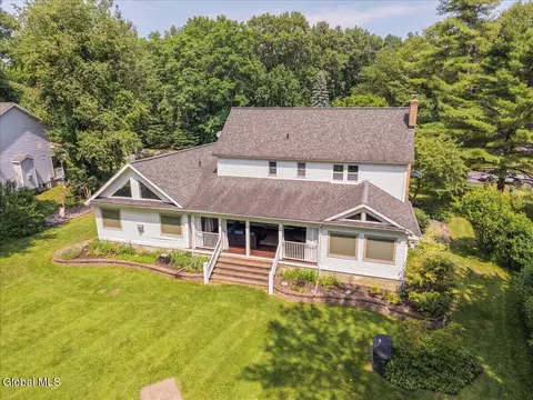 3 Cindy Ln, Clifton Park, NY 12065 photo 9