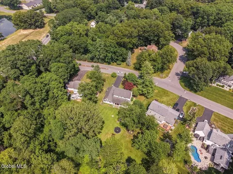 3 Cindy Ln, Clifton Park, NY 12065 photo 15