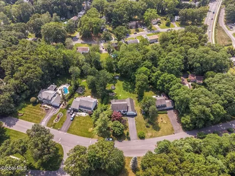 3 Cindy Ln, Clifton Park, NY 12065 photo 16