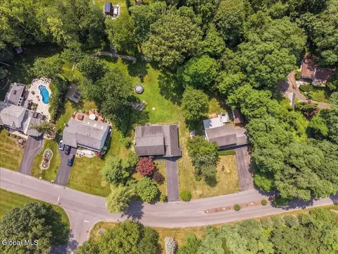 3 Cindy Ln, Clifton Park, NY 12065 photo 14