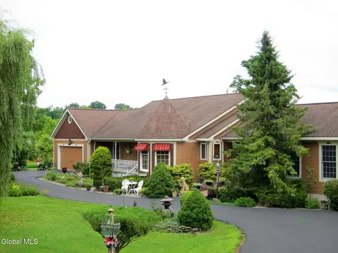 625 Mckay Rd, Amsterdam, NY 12010