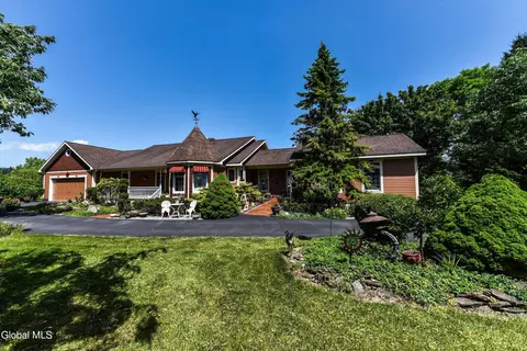625 Mckay Rd, Amsterdam, NY 12010