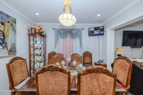 Dining - 22 Elder St, Schenectady, NY 12304 photo 2 of 4