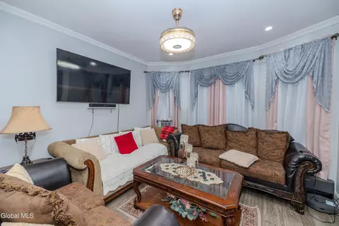Living - 22 Elder St, Schenectady, NY 12304 photo 2 of 2