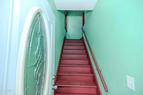 Entry Way - 22 Elder St, Schenectady, NY 12304 photo 3 of 9